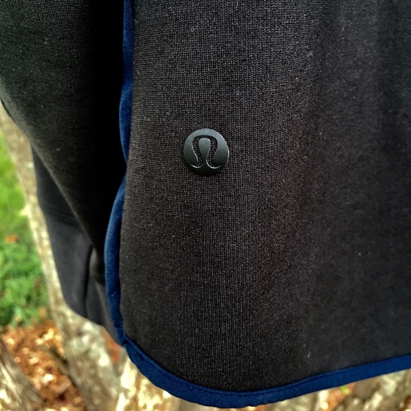 lululemon athletica Other - 💙Lululemon warm button down stretch shirt